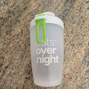 Shaker Bottle - Green and White Oars Overnight